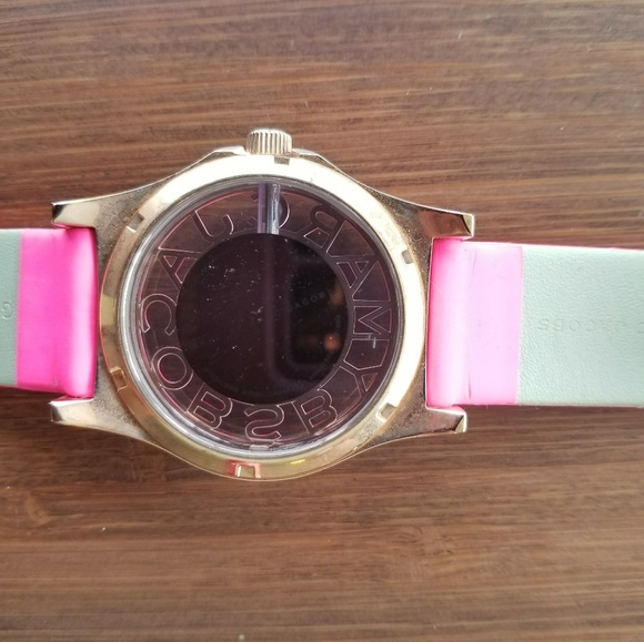 Marc by Marc Jacobs hot pink watch - Picture 3 of 7
